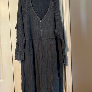 Terra & Sky Dark Blue V-Neck Midi Dress